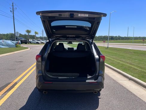 Used 2024 Toyota RAV4 XLE w/ Convenience Package FWD image 7