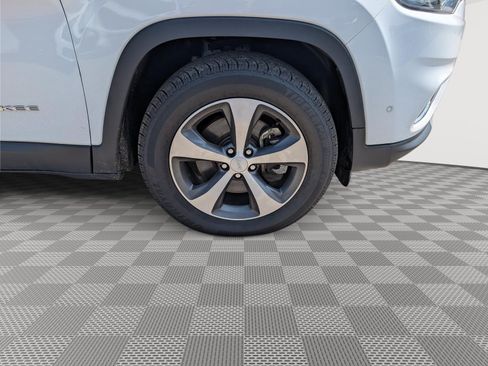 Used 2021 Jeep Cherokee Limited AWD/4WD image 9
