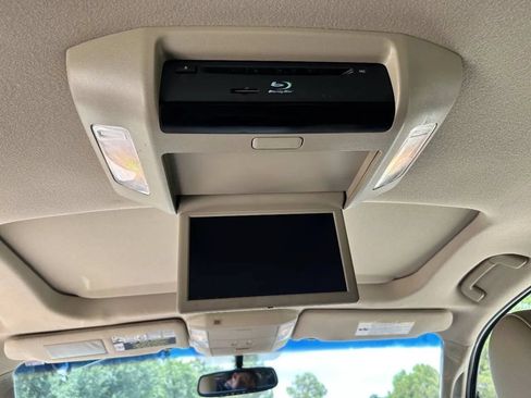 Used 2016 Toyota Sequoia Platinum RWD image 31