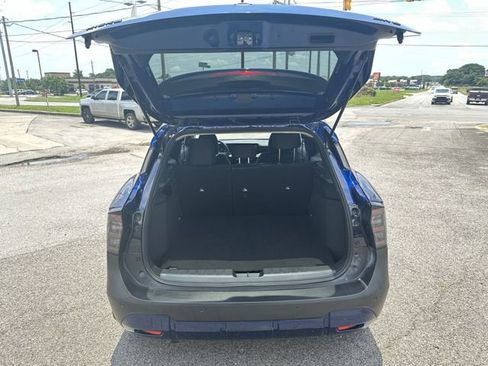 Used 2025 Nissan Kicks SV AWD/4WD image 18