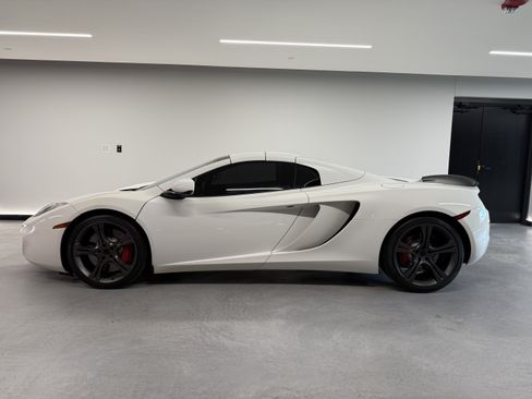 Used 2013 McLaren MP4-12C Spider RWD image 2