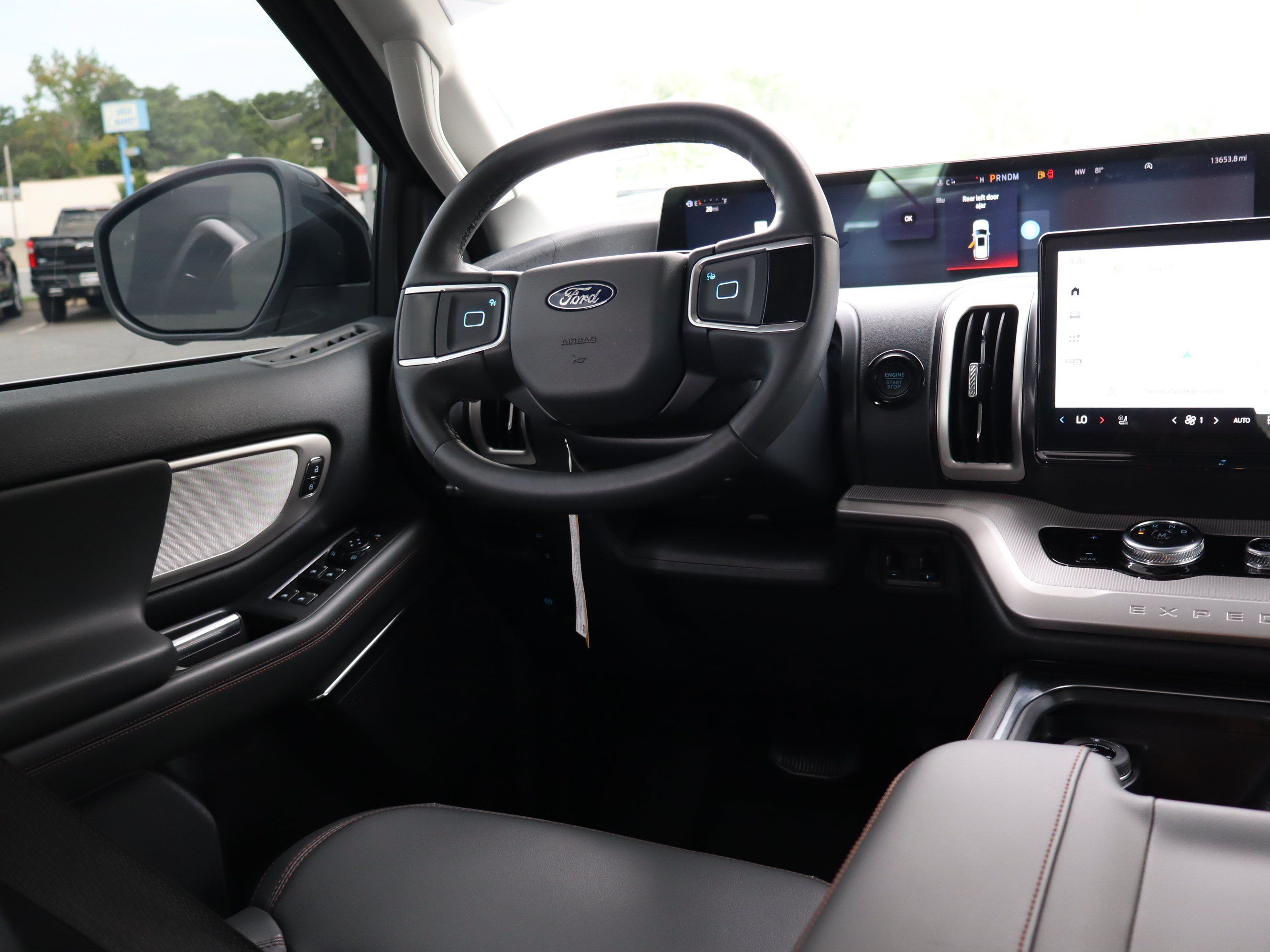 Used 2025 Ford Expedition Active RWD image 15