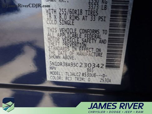 Used 2025 Nissan Pathfinder SV FWD image 41