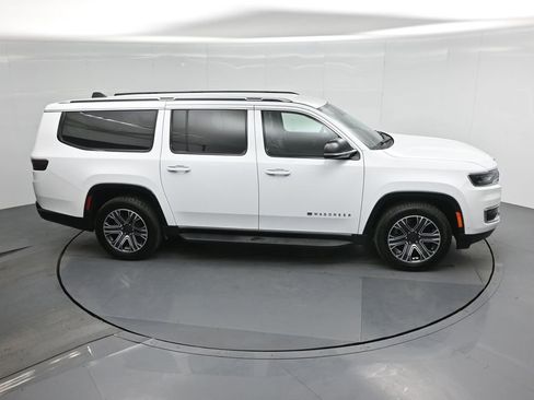 Used 2024 Jeep Wagoneer L Series II image 56