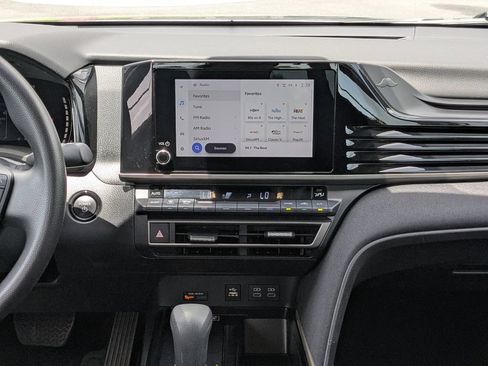 Used 2025 Toyota Camry LE FWD image 17