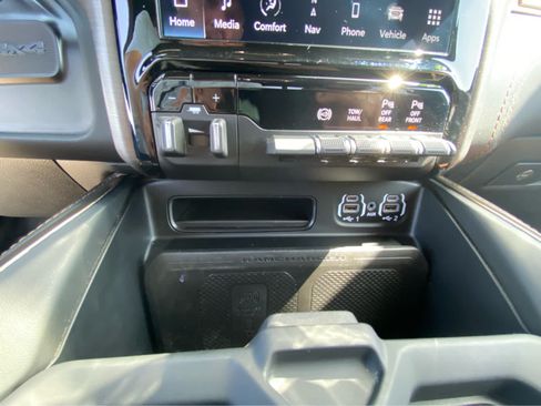 Used 2024 RAM 3500 Limited AWD/4WD image 25