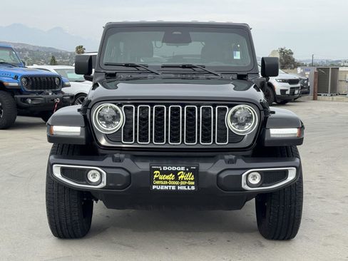 Used 2025 Jeep Wrangler Sahara image 3