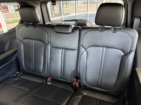 Used 2024 Jeep Wagoneer Series II image 31