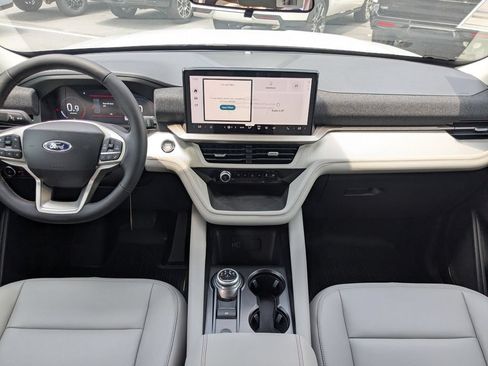 New 2026 Ford Explorer Active w/ Active Comfort Package RWD image 16