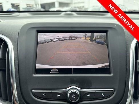 Used 2022 Chevrolet Equinox LS w/ LS Convenience Package image 24