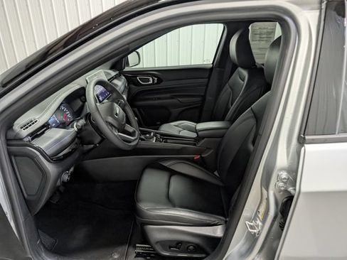 Used 2026 Jeep Compass Limited AWD/4WD image 14