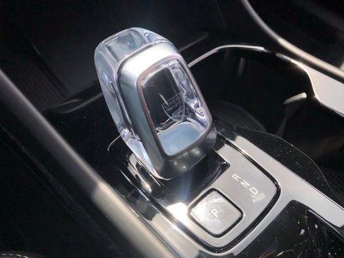 New 2025 Volvo XC40 B5 Ultra w/ Protection Package Premier image 23