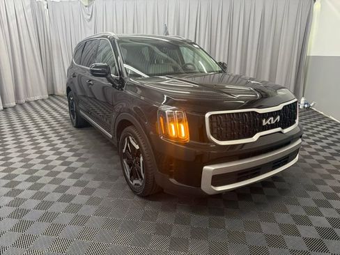 Certified 2024 Kia Telluride EX w/ EX Captain's Chair Package AWD/4WD image 4