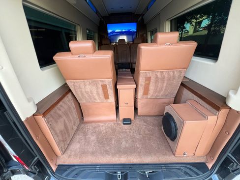 Used 2019 Mercedes-Benz Sprinter 144 image 37