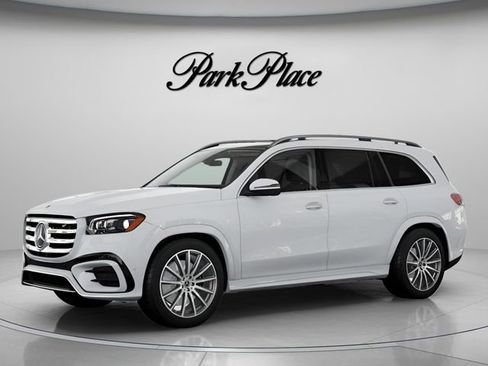 New 2026 Mercedes-Benz GLS 450 4MATIC image 2
