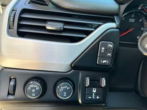 Used 2018 GMC Yukon SLT w/ Premium Edition AWD/4WD image 27