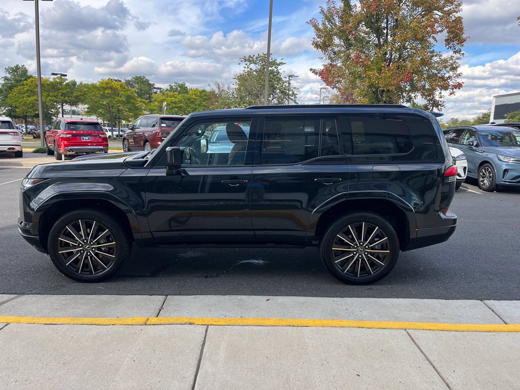 Used 2024 Lexus GX 550 w/ Accessory Package (Z1) AWD/4WD image 5