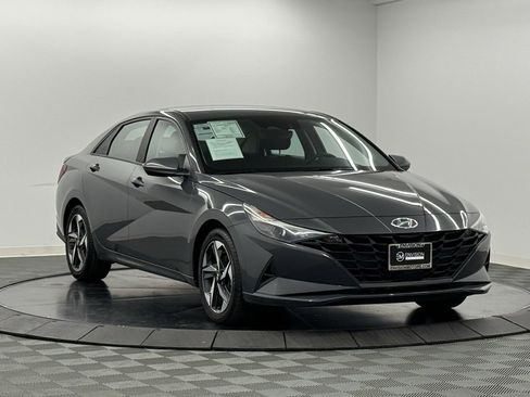 Used 2023 Hyundai Elantra SEL w/ Convenience Package image 5