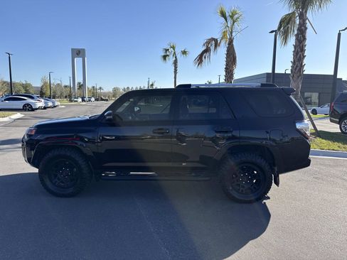 Used 2022 Toyota 4Runner SR5 Premium w/ Moonroof Package image 6