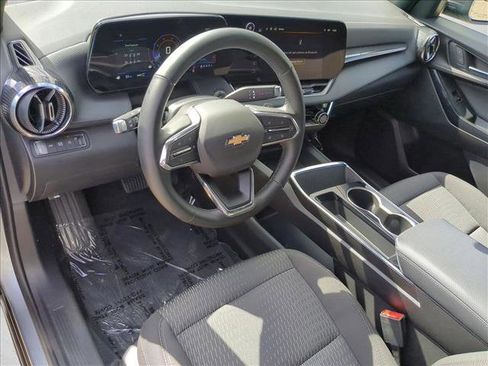 Used 2025 Chevrolet Equinox LT image 10