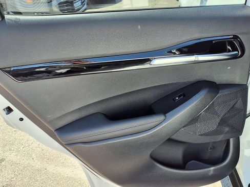 Used 2025 Kia Seltos S FWD image 8