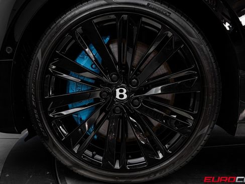 Used 2024 Bentley Flying Spur W12 image 18