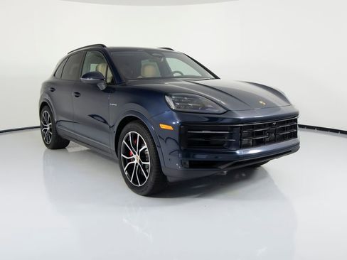 New 2026 Porsche Cayenne S image 12