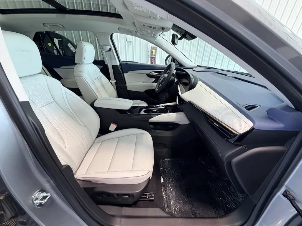 Used 2025 Buick Envision Avenir AWD/4WD image 29