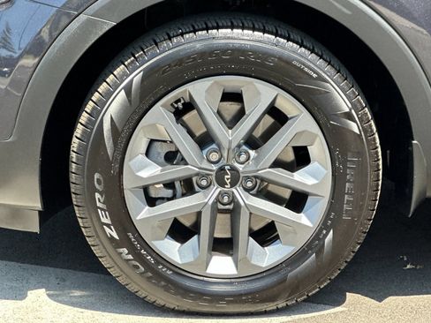 Certified 2025 Kia Telluride LX FWD image 36