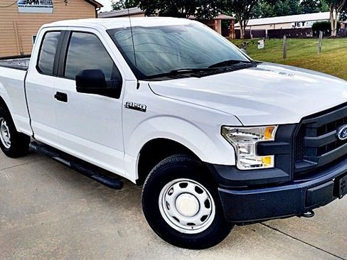 Used 2017 Ford F150 XL w/ Equipment Group 101A Mid image 4