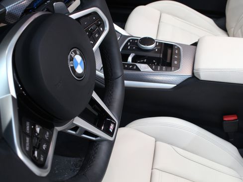 Used 2025 BMW 430i xDrive Convertible w/ M Sport Package image 32