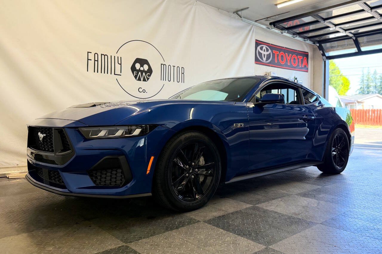Used 2024 Ford Mustang GT RWD image 5