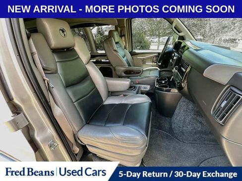 Used 2022 Chevrolet Express 2500 w/ Enhanced Convenience Package RWD image 32