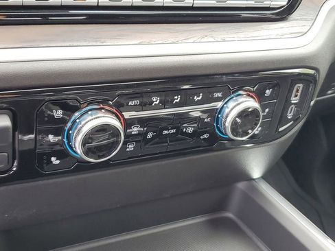 New 2025 GMC Sierra 2500 SLT w/ SLT Premium Package image 28