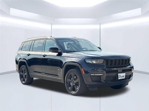 Used 2024 Jeep Grand Cherokee L Limited w/ Black Appearance Package AWD/4WD image 10