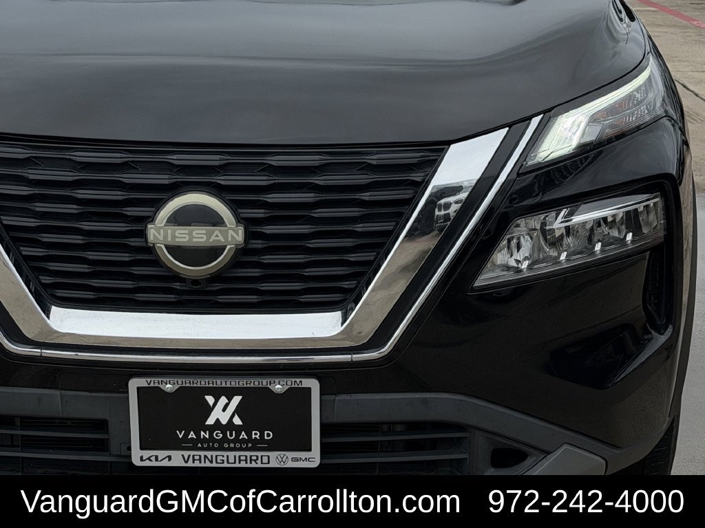 Used 2023 Nissan Rogue SV FWD image 4
