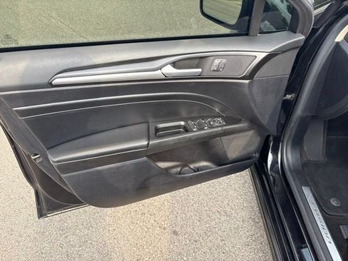 Used 2020 Ford Fusion Titanium FWD image 21