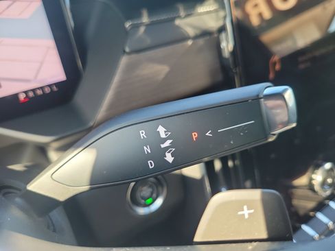 Used 2024 GMC Acadia Denali image 27