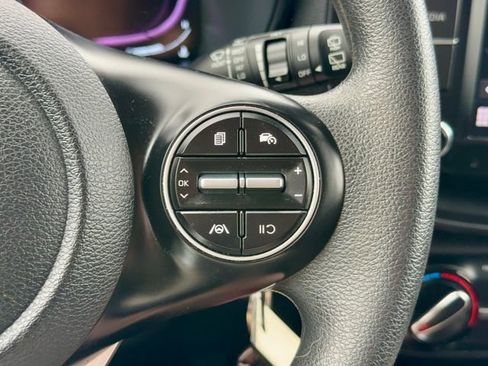 Used 2023 Kia Soul LX w/ LX Technology Package image 17
