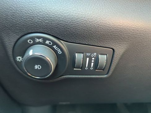 Used 2024 Jeep Compass Trailhawk AWD/4WD image 27