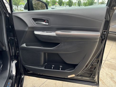 Used 2024 Toyota Sienna XSE image 29