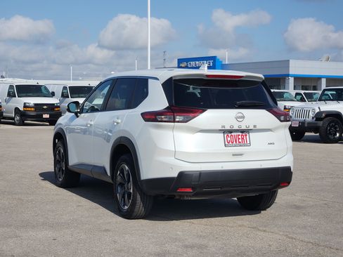 Used 2025 Nissan Rogue SV AWD/4WD image 5