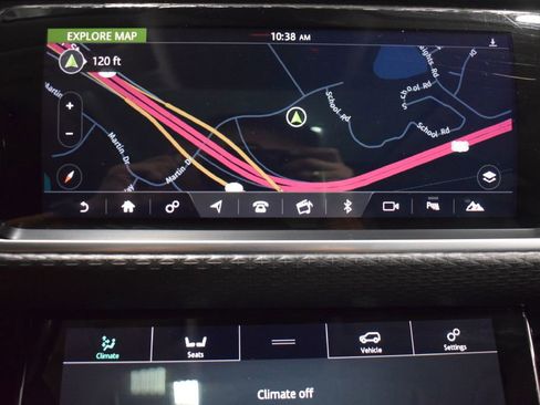 Used 2019 Land Rover Range Rover Velar S image 28