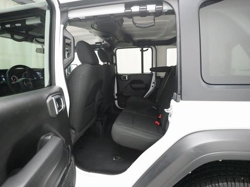 Used 2022 Jeep Wrangler Unlimited Sport image 15
