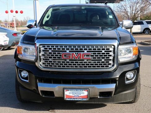 Used 2020 GMC Canyon Denali image 3