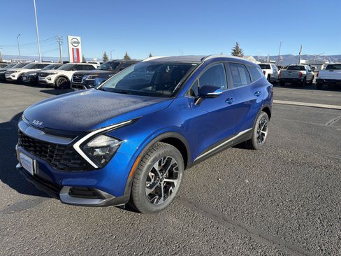 Used 2023 Kia Sportage EX image 1