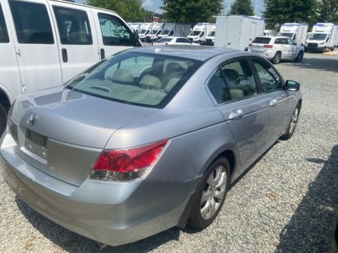 Used 2010 Honda Accord EX-L image 3