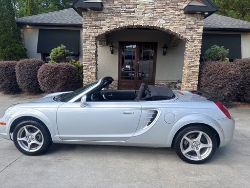Used 2003 Toyota MR2 image 21