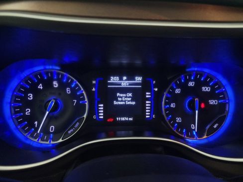 Used 2020 Chrysler Voyager L image 23