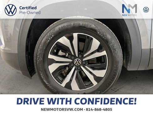 Used 2024 Volkswagen Atlas SE AWD/4WD image 14